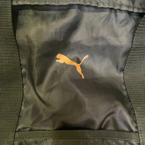 PUMA Gym Tote Bag Nylon Workout Black & Pink - Picture 2 of 6